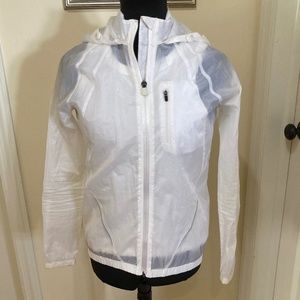 Under Armour Heat Gear Semi Fitted Run Jacket Windbreaker Hoodie White XS